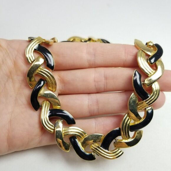 Vintage Gold Tone and Black Enamel Chunky Link Collar Necklace, 80s Style - Picture 8 of 8